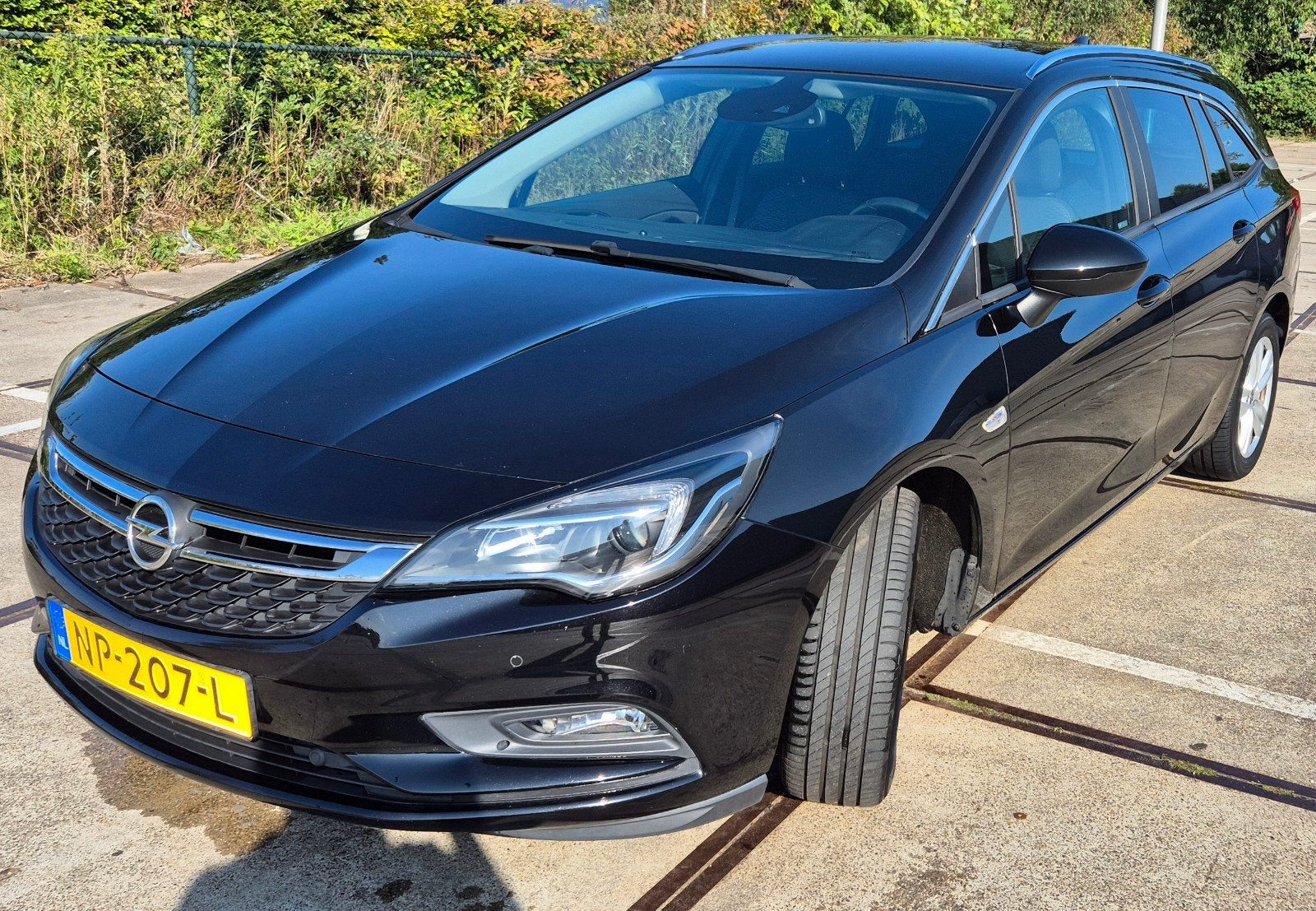 Nette Opel Astra Sports Tourer (2017) – Incl. Winterbanden, Auto's, Opel, Voorwielaandrijving, Stof, Zwart, 4 cilinders