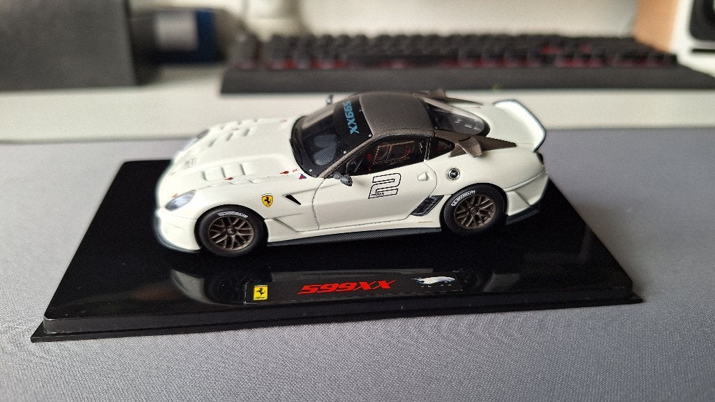 1:43 Ferrari 599XX van Hotwheels Elite, Ophalen of Verzenden, Gebruikt, Auto, Overige merken