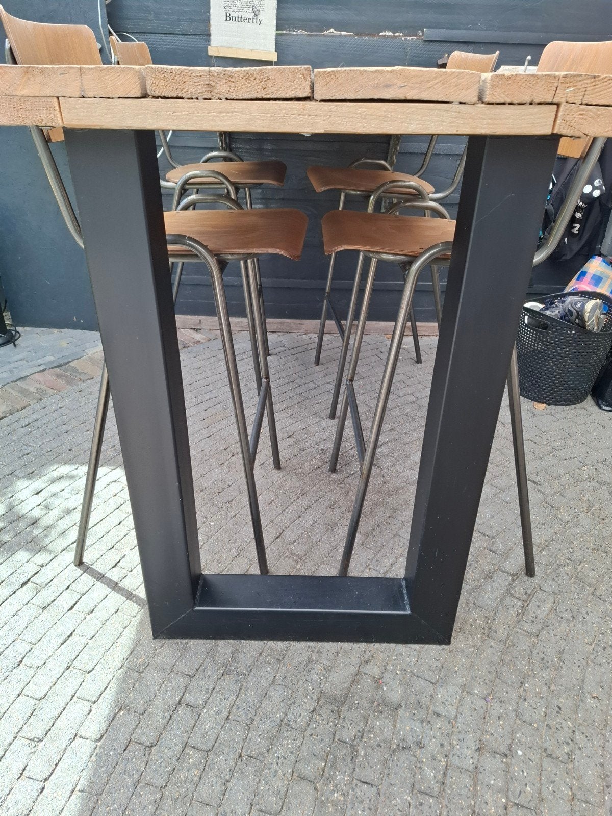 Te koop bartafel van steigerhout met 4 vintage barstoelen., Ophalen
