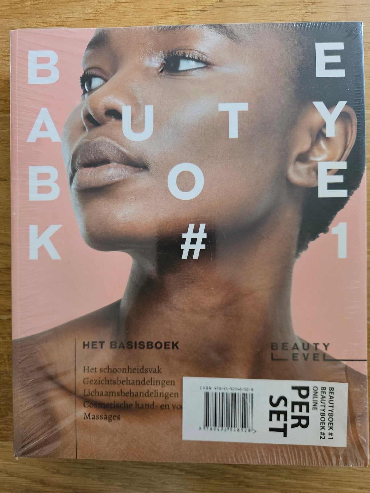 Beautyboek #1 en #2 - Nieuw - MBO 4 opleiding Beauty, Ophalen of Verzenden, Nieuw