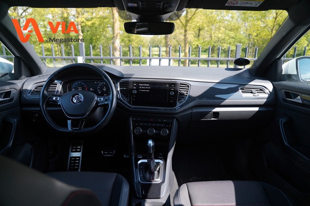 Volkswagen T-Roc 1.5 TSi Sport Trekhaak | LED | PDC | Camera, 15 km/l, Huisgarantie, 4 cilinders, Wit