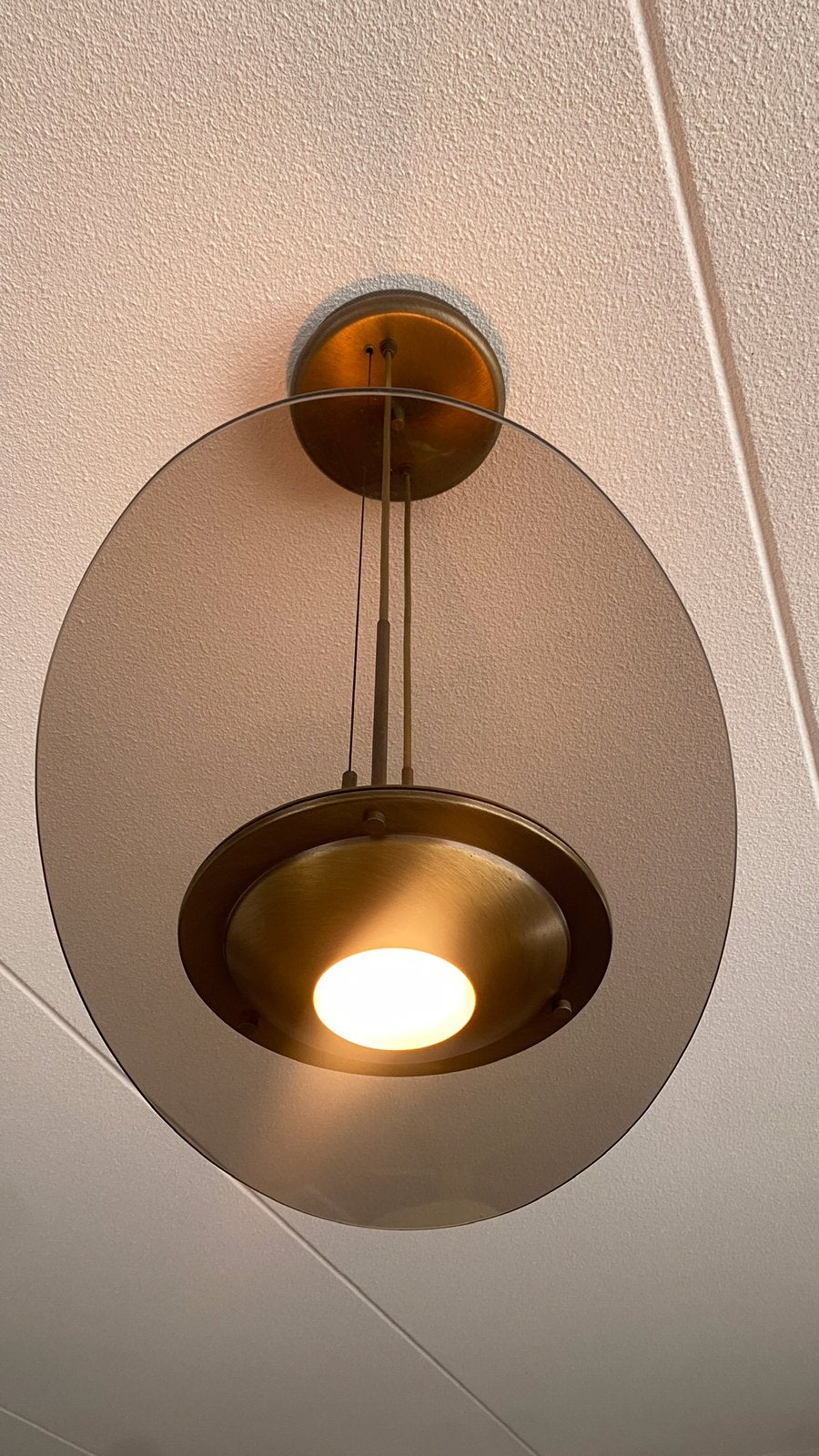 Vintage hanglamp met glazen schijf en metalen behuizing, Ophalen, Gebruikt, Glas, E27 (groot)