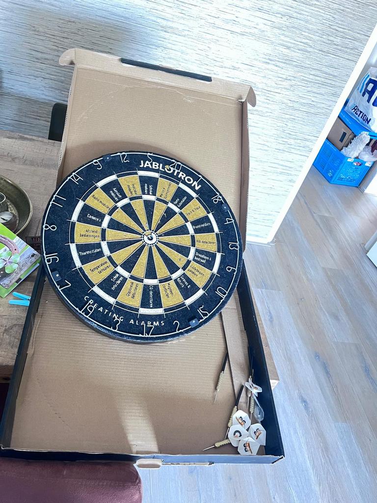 Dartboard, Ophalen, Zo goed als nieuw, Dartbord