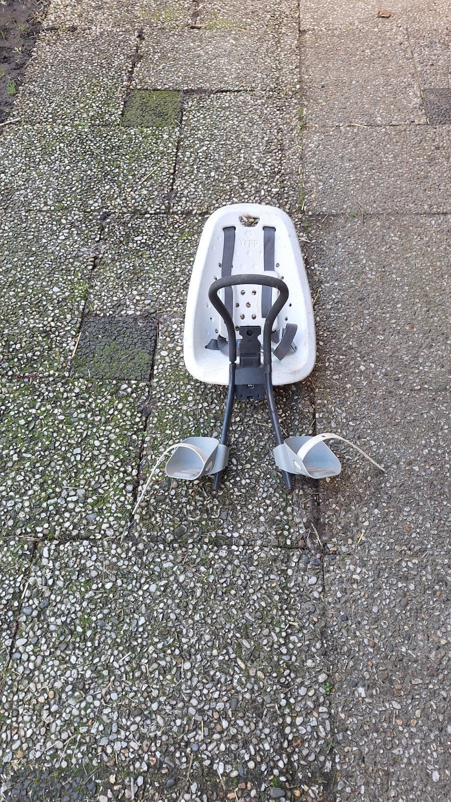 Yepp kinderzitjes voor + achter wit. Prijs is voor 2 stuks, Fietsen en Brommers, Fietsaccessoires | Fietsstoeltjes, Yepp (GMG)