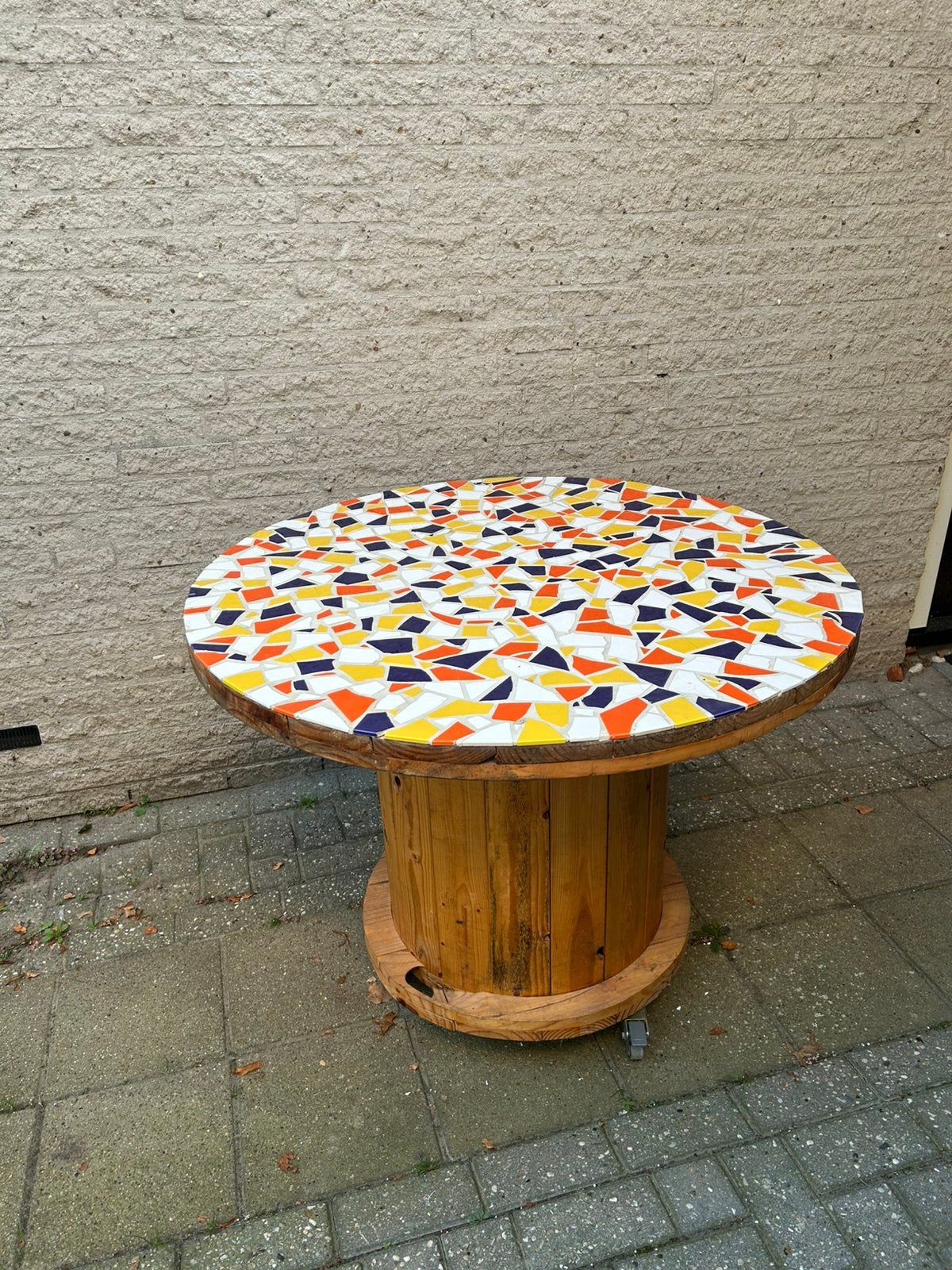 Tafel van houten haspel met mozaïek blad, Ophalen, 50 tot 100 cm, Rond, 50 tot 100 cm
