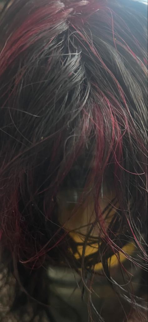 Echt haar pruik met pony en rode plukjes, Ophalen of Verzenden, Gebruikt, Pruik of Haarverlenging