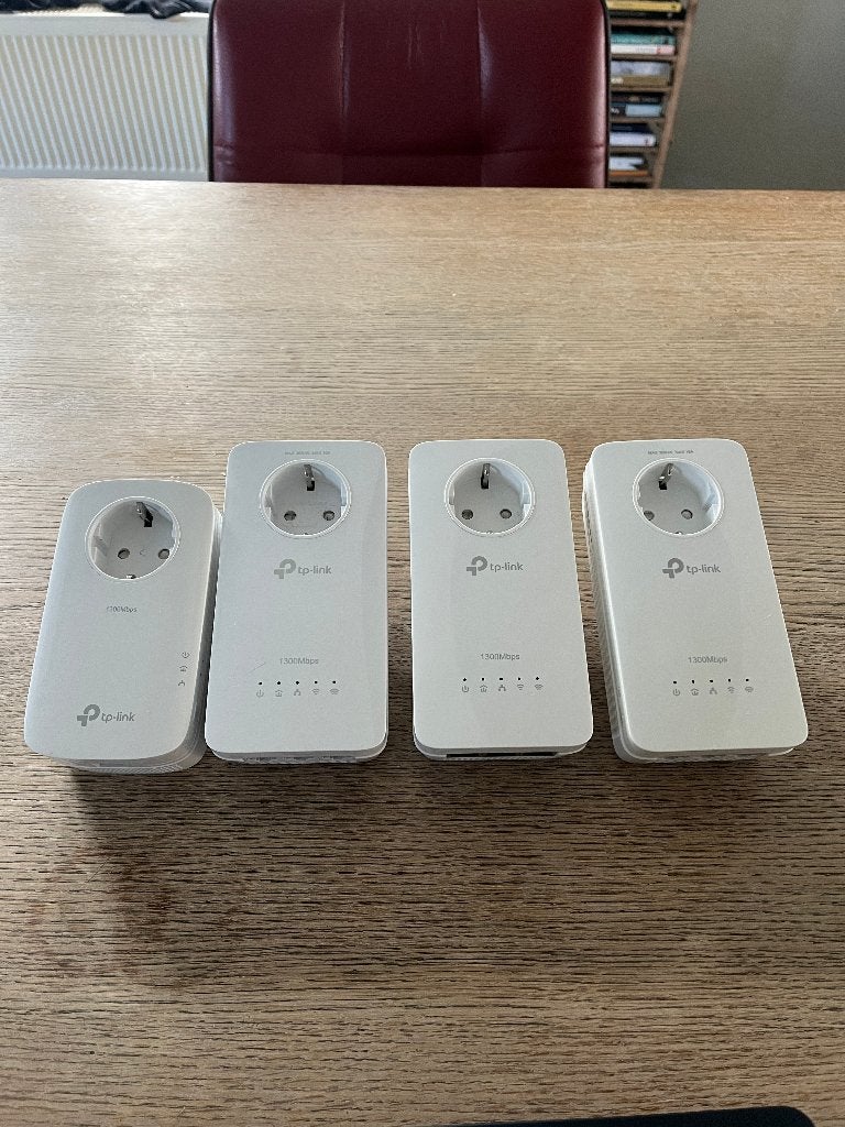 TP-Link AV1300 Gigabit Powerline Set : 1 adapter 3 extenders, Verzenden, Gebruikt, TP-Link, Devolo