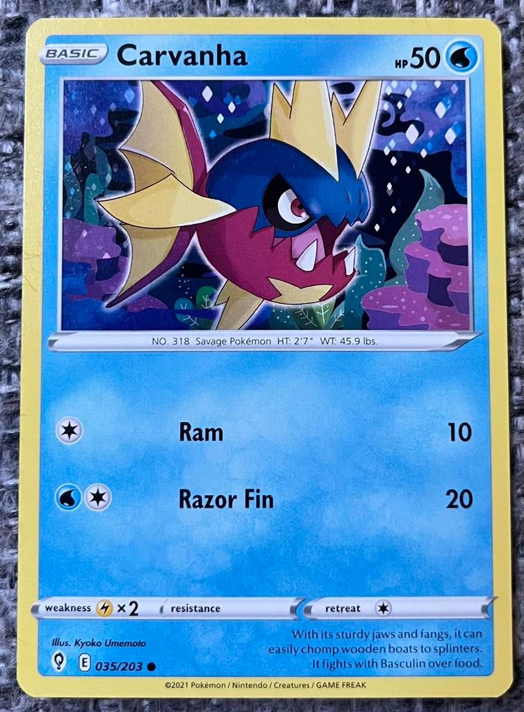 Pokémonkaart van Carvanha (318) • Evolving Skies (035/203), Verzenden, Nieuw, Losse kaart