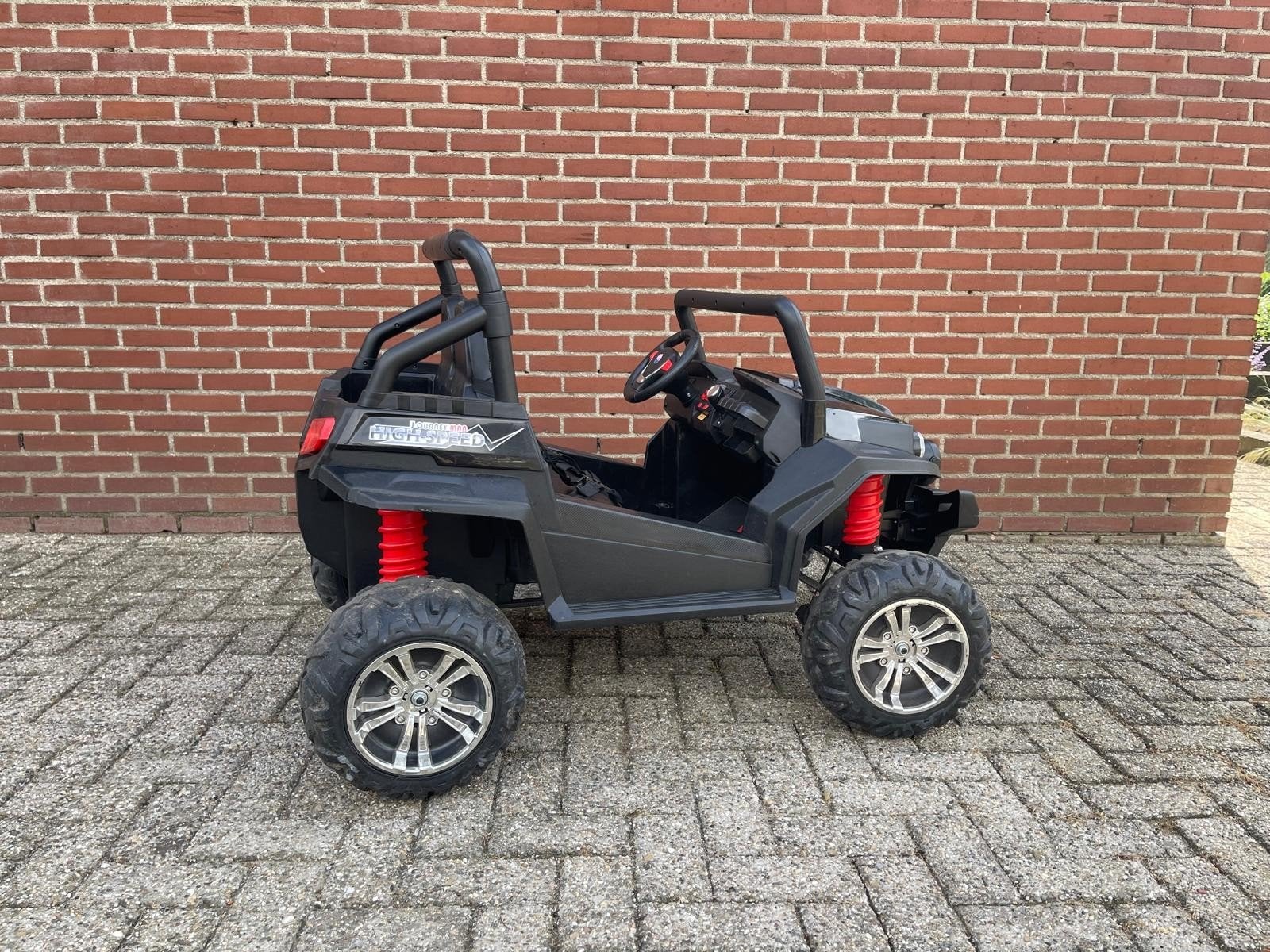 Stoere 2-persoons elektrische kinderauto met radio, Ophalen