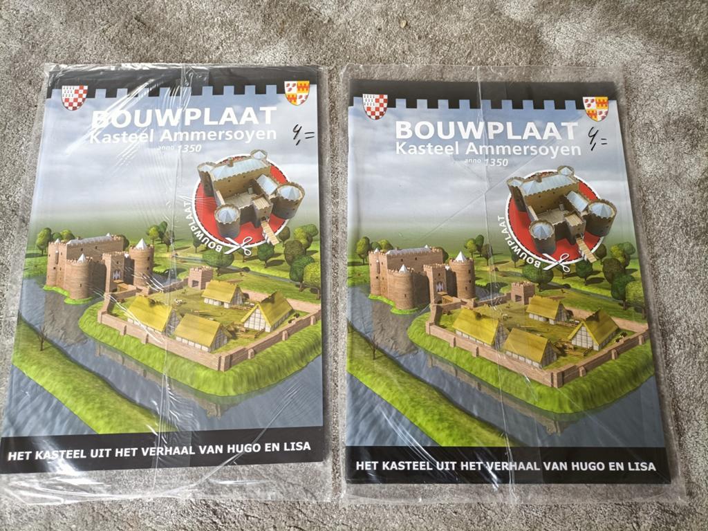 2x Bouwplaat Kasteel Ammersoyen (anno 1350) - Knutselplezier, Gebouwen, Nieuw, Ophalen of Verzenden, Papier of Karton