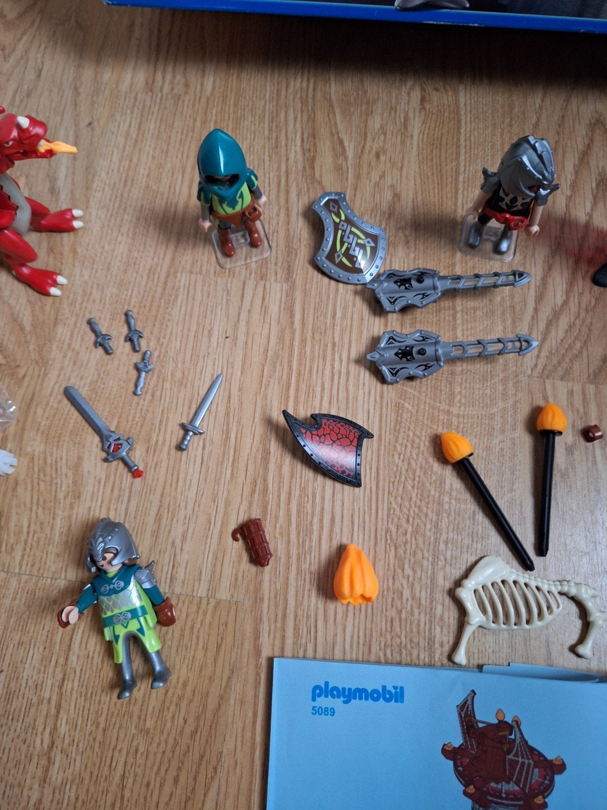 Foto 8 van In doos Playmobil set Kerker van de Drakenridders 5089, boek