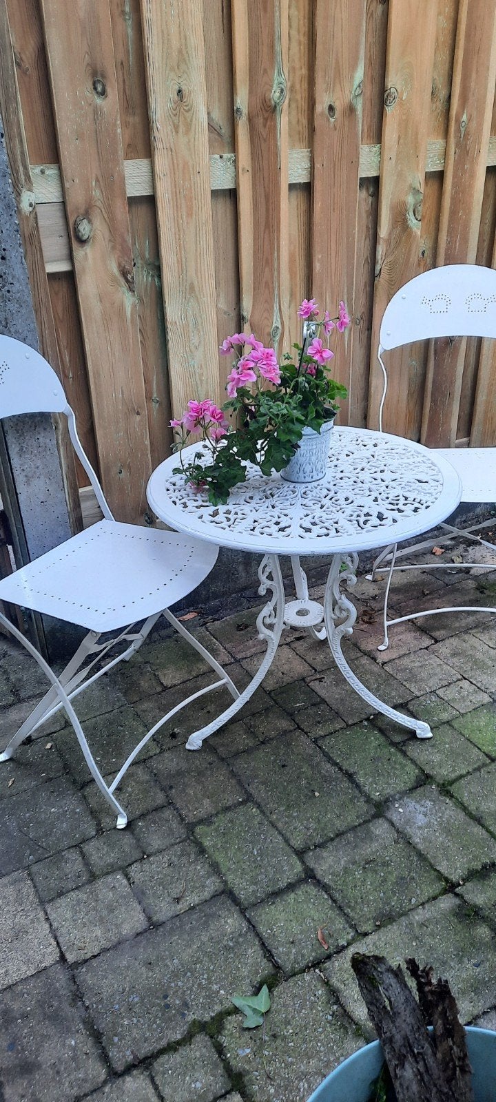 Witte bistro tuinset - 2 stoelen en tafel, Ophalen, Zo goed als nieuw