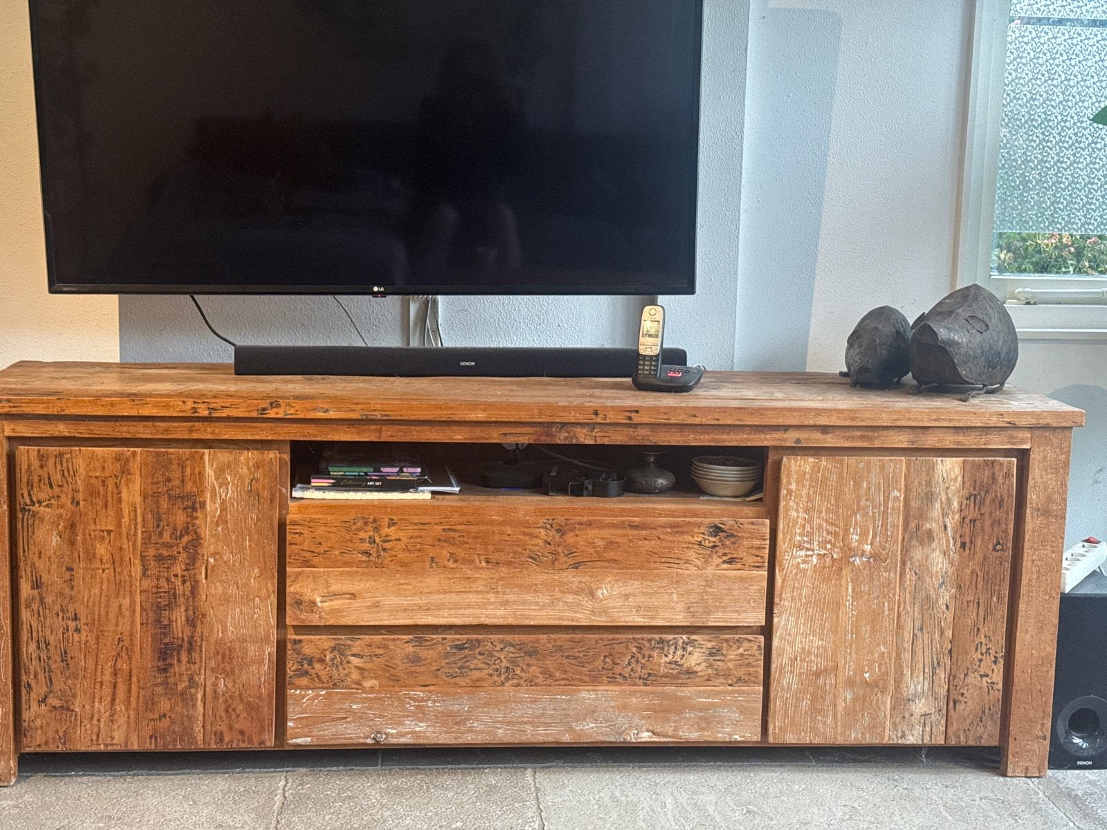 Robuust houten tv-meubel met diepe lades, Gebruikt, 150 tot 200 cm, Ophalen of Verzenden, Minder dan 100 cm