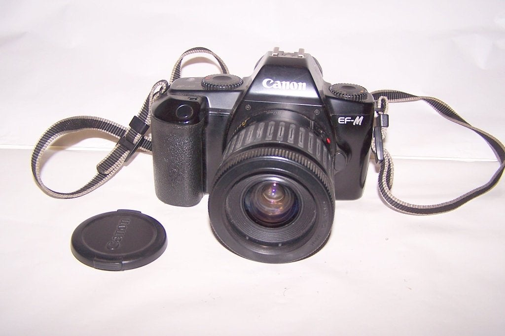 Canon EF-M Slr met 35-80mm lens. Izgs., Ophalen of Verzenden, Zo goed als nieuw, Spiegelreflex, Canon