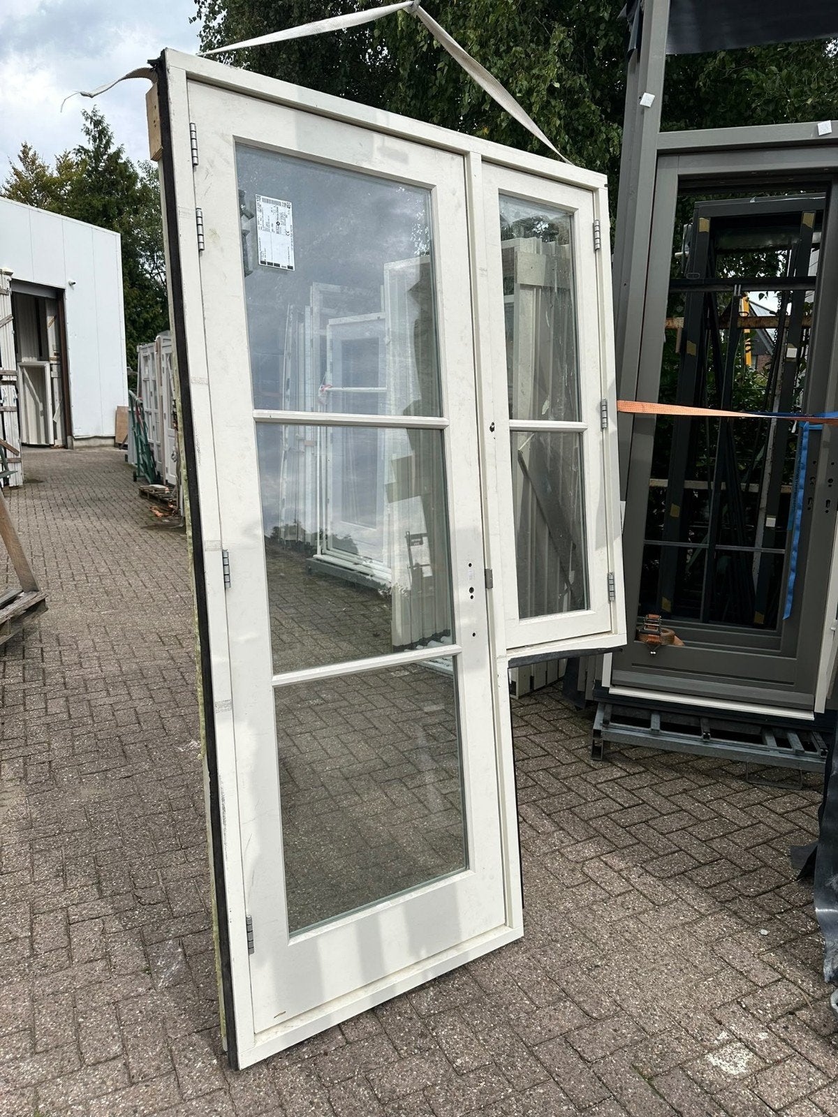 kozijn met dubbele deur en zijlicht