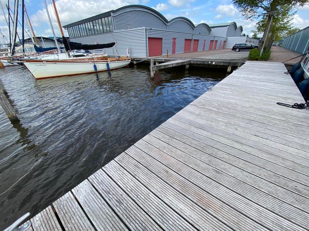Ligplaats max ca. 12 meter, brede zijsteiger te huur in Heeg, Watersport en Boten, Zomer, Buiten