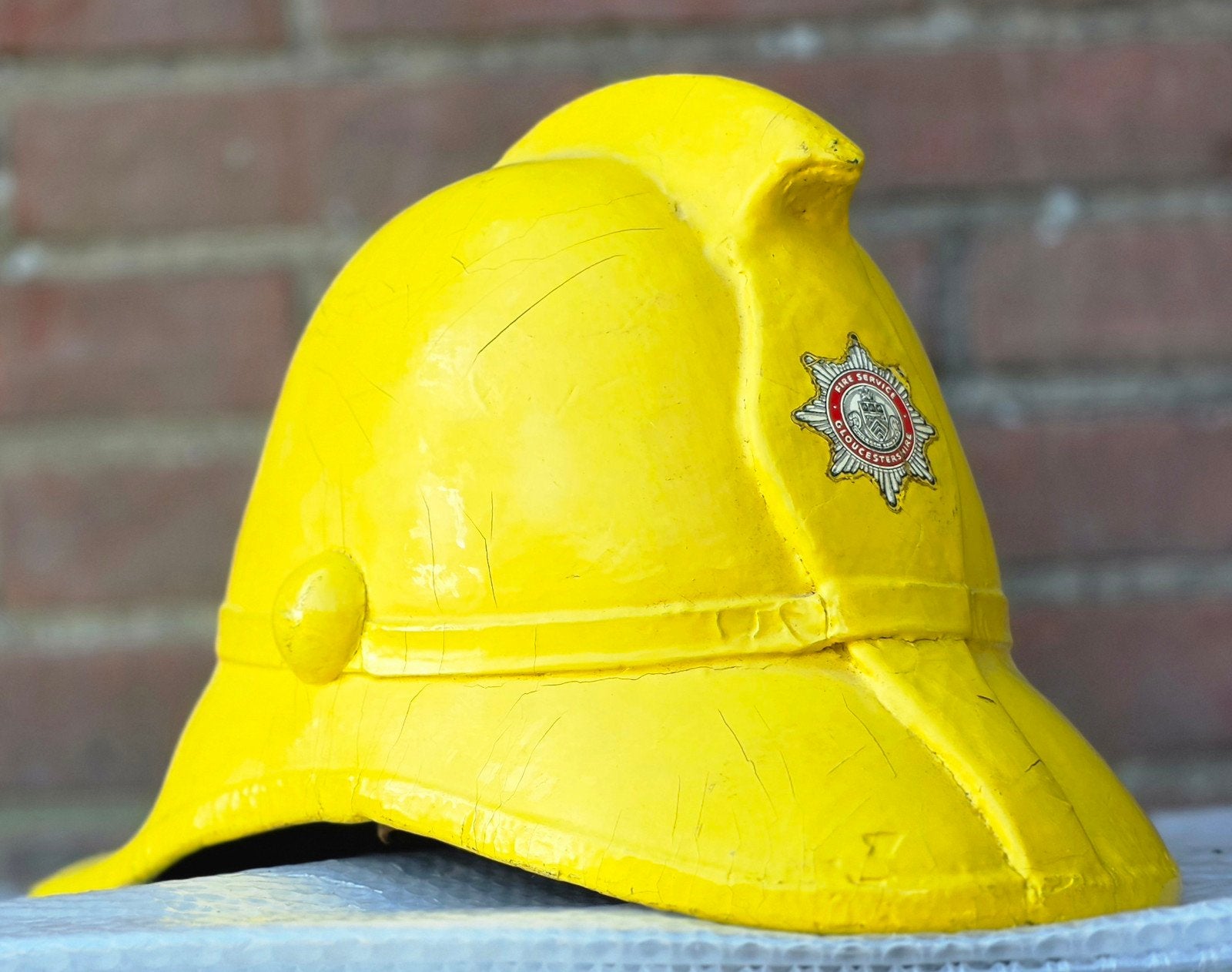 Brandweerhelm brandweer Engeland, Ophalen of Verzenden, Landmacht, Nederland, Embleem of Badge