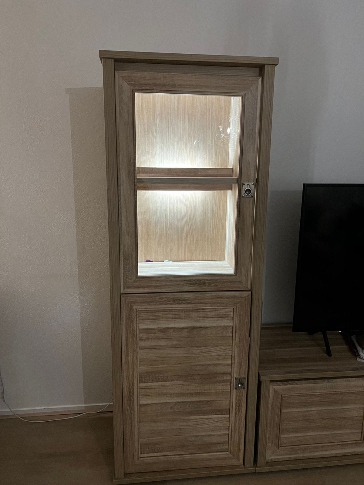 Foto 6 van Complete Woonkamerset: Salontafel, TV-meubel en Vitrinekaste