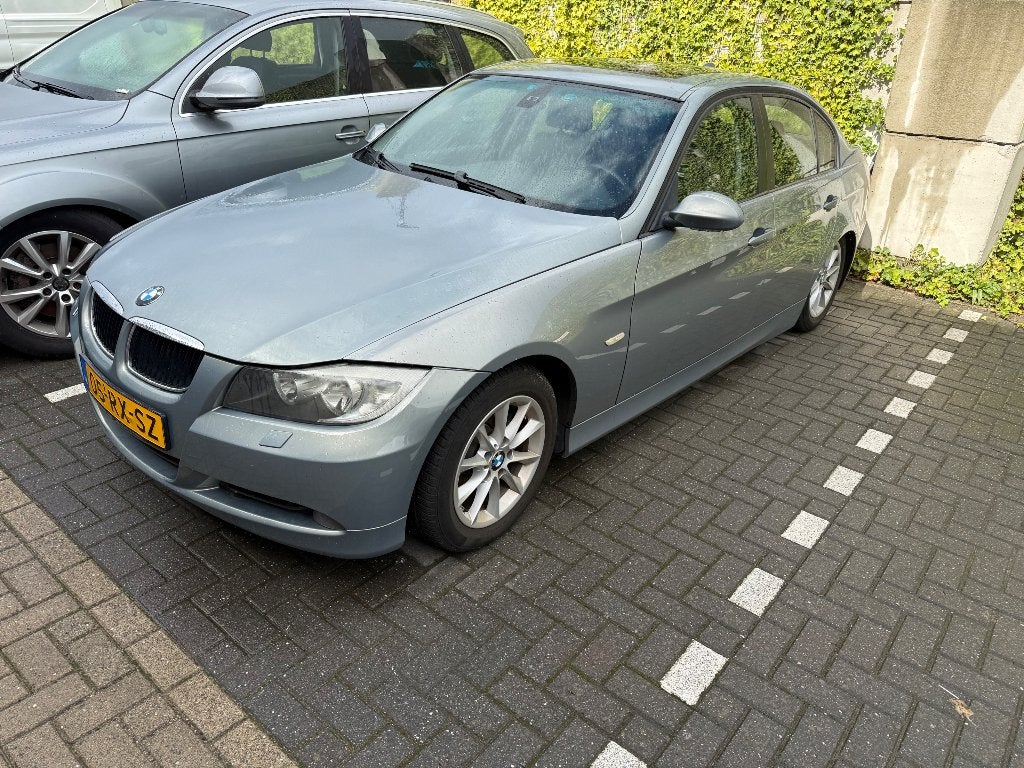 BMW 3-Serie 2.0 I 318 AUT 2005 Grijs APK