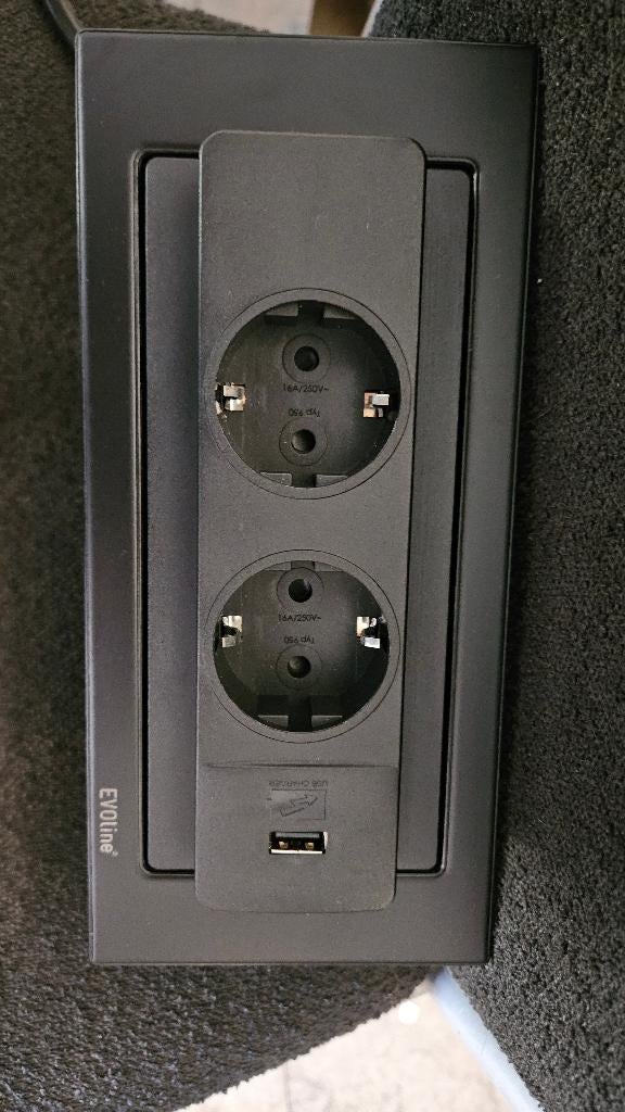 Nieuw draaibaar inbouw stopcontact EVOLINE 2ST met USB-lader, Ophalen, Nieuw, Stopcontact