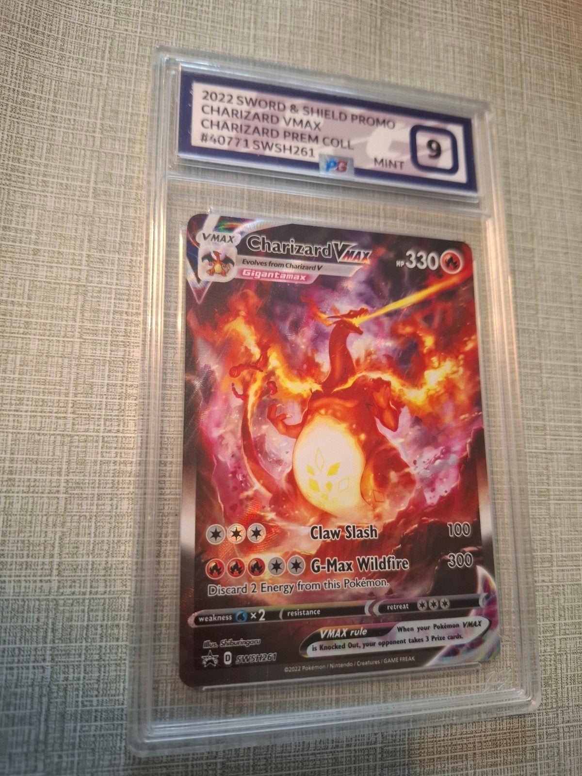 Charizard VMAX SWSH261 PGA 9 Mint Pokémon Kaart, Hobby en Vrije tijd, Ophalen of Verzenden, Zo goed als nieuw, Losse kaart