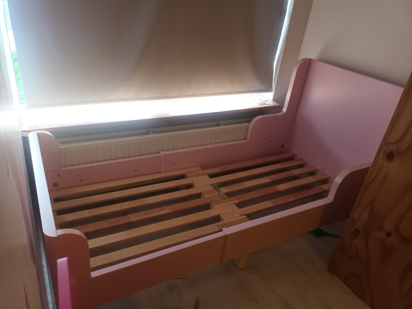 IKEA BUSUNGE uitschuifbed + gratis matras (z.g.a.n.), Ophalen, Verstelbaar, Zo goed als nieuw, 80 cm