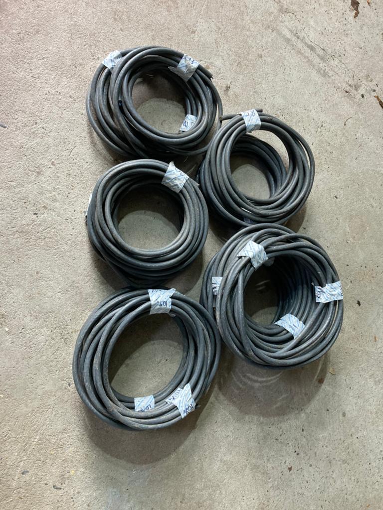 Diverse lengtes 2x 2,5 grondkabel van 9 tot 11,4 m lengte, Ophalen of Verzenden, Nieuw, Kabel of Snoer