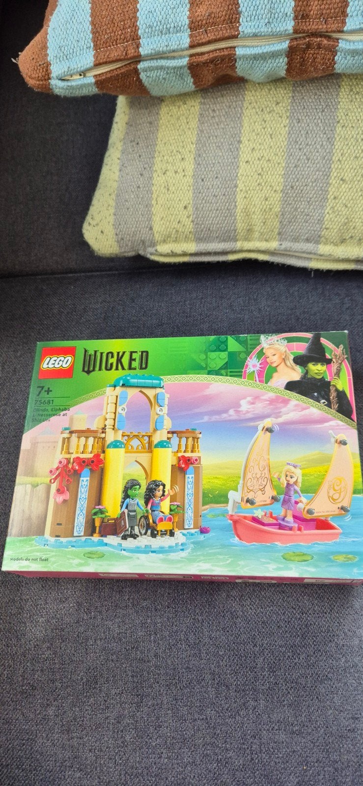 LEGO Wicked 75681: Elphaba's Betoverende Reis, Kinderen en Baby's, Speelgoed | Duplo en Lego, Overige thema's, Lego, Nieuw, Ophalen of Verzenden