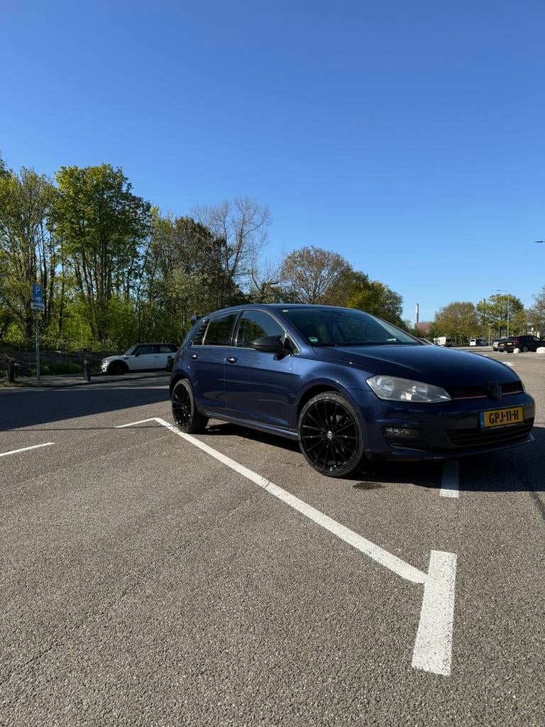 Volkswagen Golf 1.2 TSI 77KW 5D 2013 Blauw, Auto's, Volkswagen, Voorwielaandrijving, Stof, 4 cilinders, Blauw