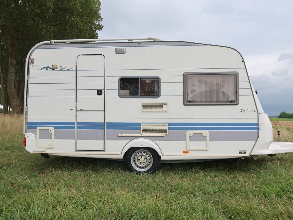 Hobby De Luxe 400 SB / 2x voortent, Caravans en Kamperen, Dwarsbed, Hobby, Bedrijf, Treinzit