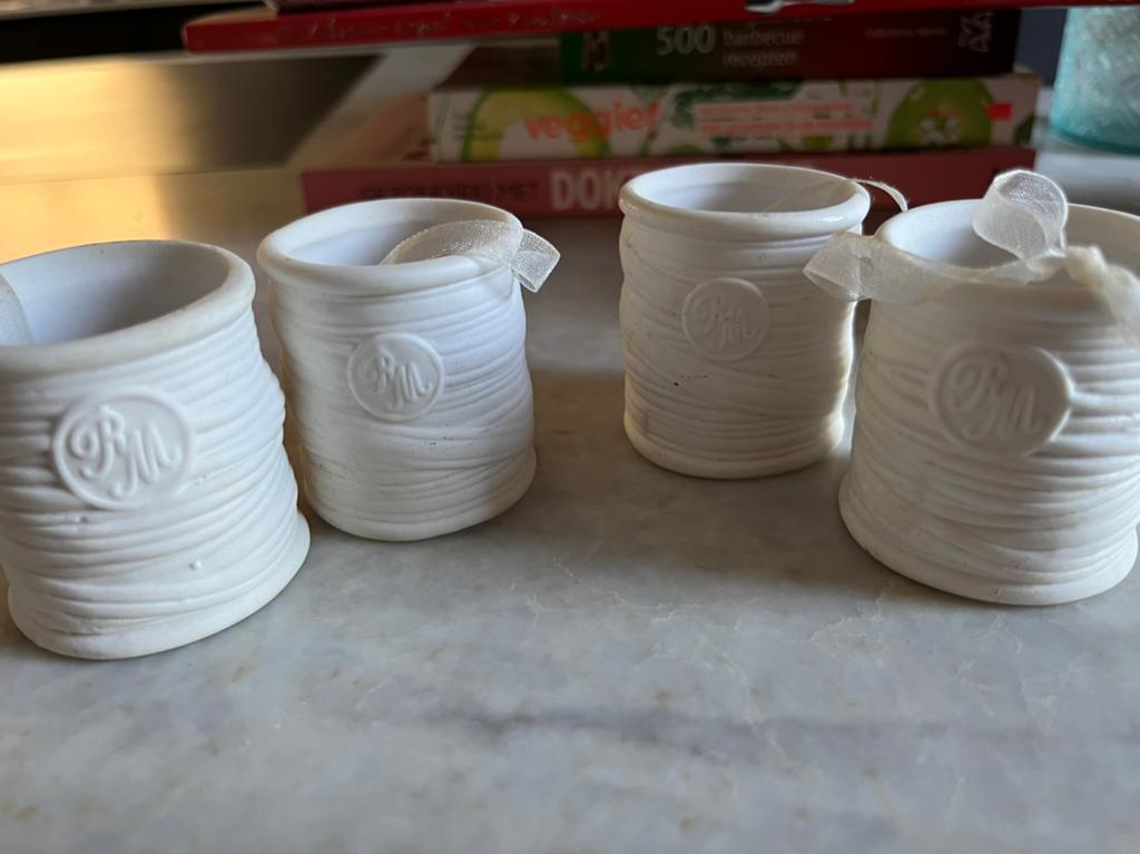 4 servetringen van steen Rivièra Maison, Huis en Inrichting, Keuken | Servies, Overige typen, Ophalen of Verzenden, Zo goed als nieuw