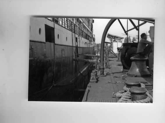 scheepvaart-foto-NED INDIE-reael - KPM-aanboord/bemanning5x, Ophalen of Verzenden, Zo goed als nieuw, Motorboot, Boek of Tijdschrift