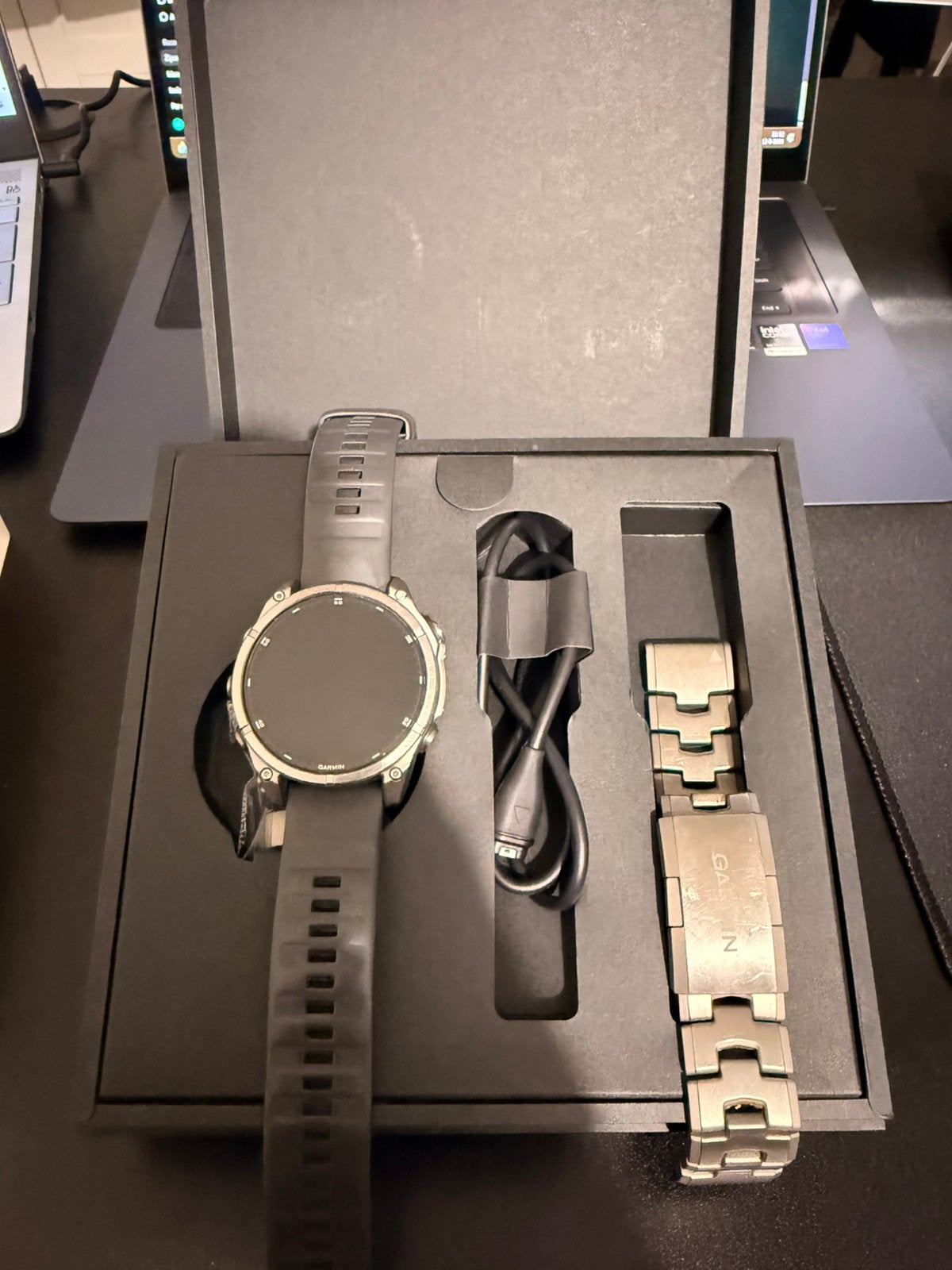 Garmin Fenix 8 47mm Amoled Saffier met titanium band, Ophalen of Verzenden, Zo goed als nieuw, Zwart, Android