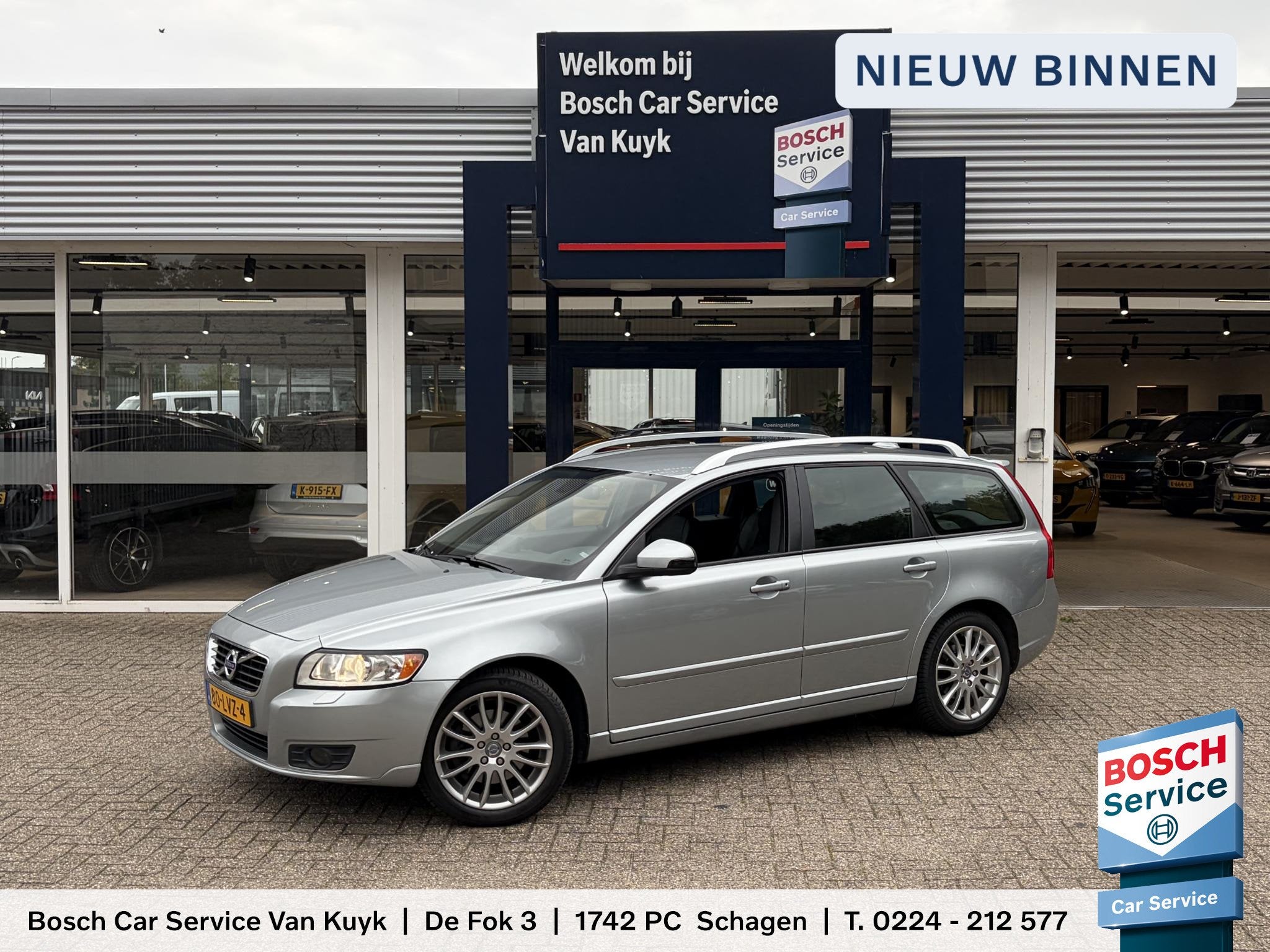Volvo V50 2.4i Edition II / Automaat / NL-Auto / 2e-Eigenaar, Dealer onderhouden, Gebruikt, Zwart, 700 kg