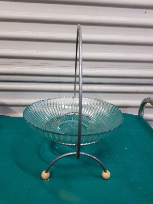 Presenteer schaal van glas, rond, op metalen standaard, Huis en Inrichting, Ophalen of Verzenden, 'T Olde Gre-j, Info@toldegrej.nl