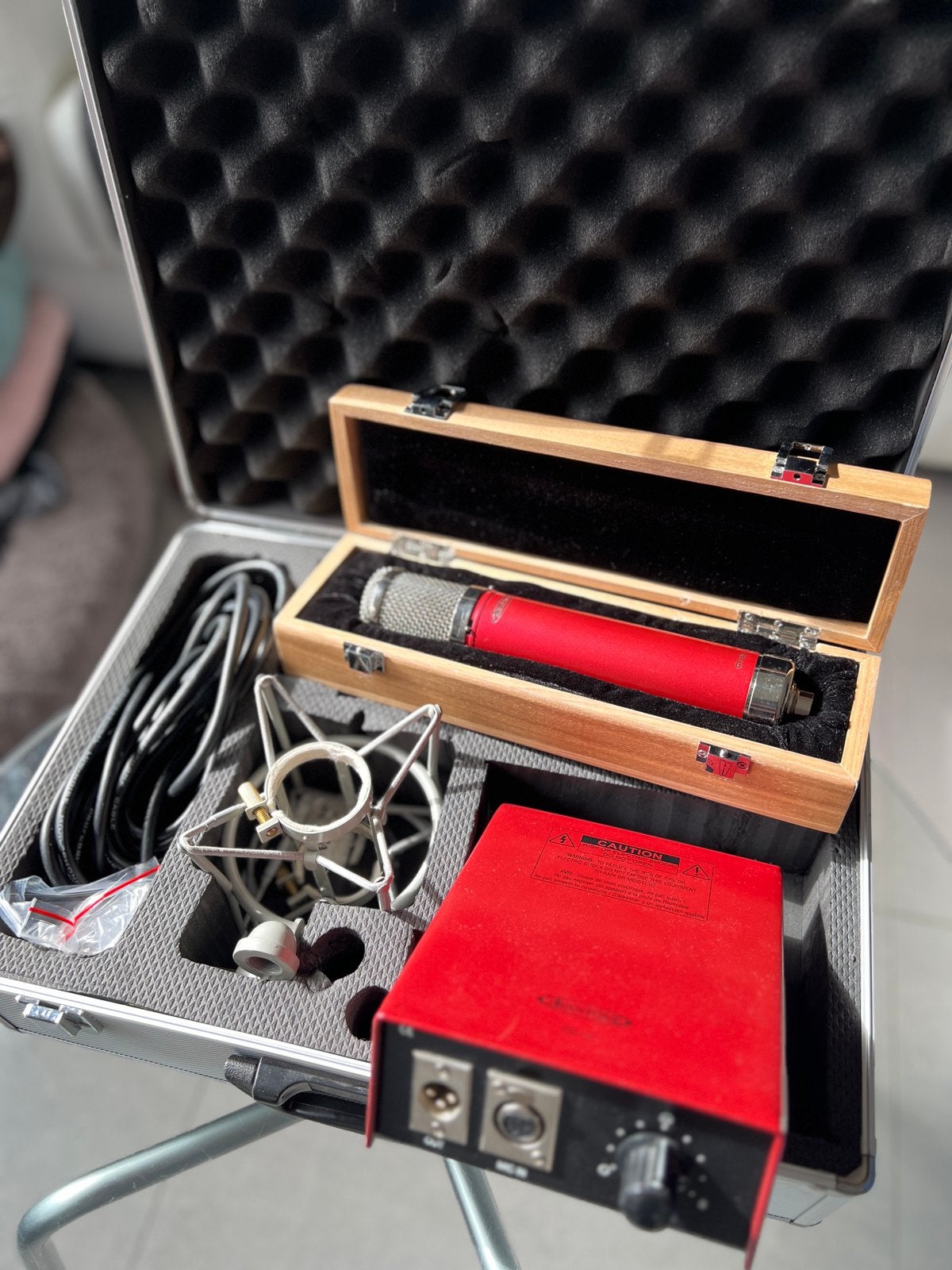Avantone CV-12 Condensator Microfoon met Voeding en Koffer, Ophalen of Verzenden, Zo goed als nieuw, Studiomicrofoon