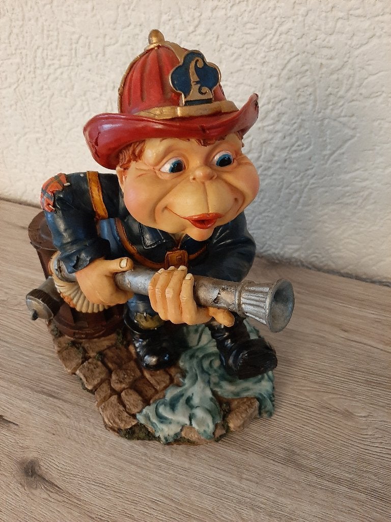 laven Efteling Lusser de brandweerman, Ophalen of Verzenden, Zo goed als nieuw, Beeldje of Poppetje