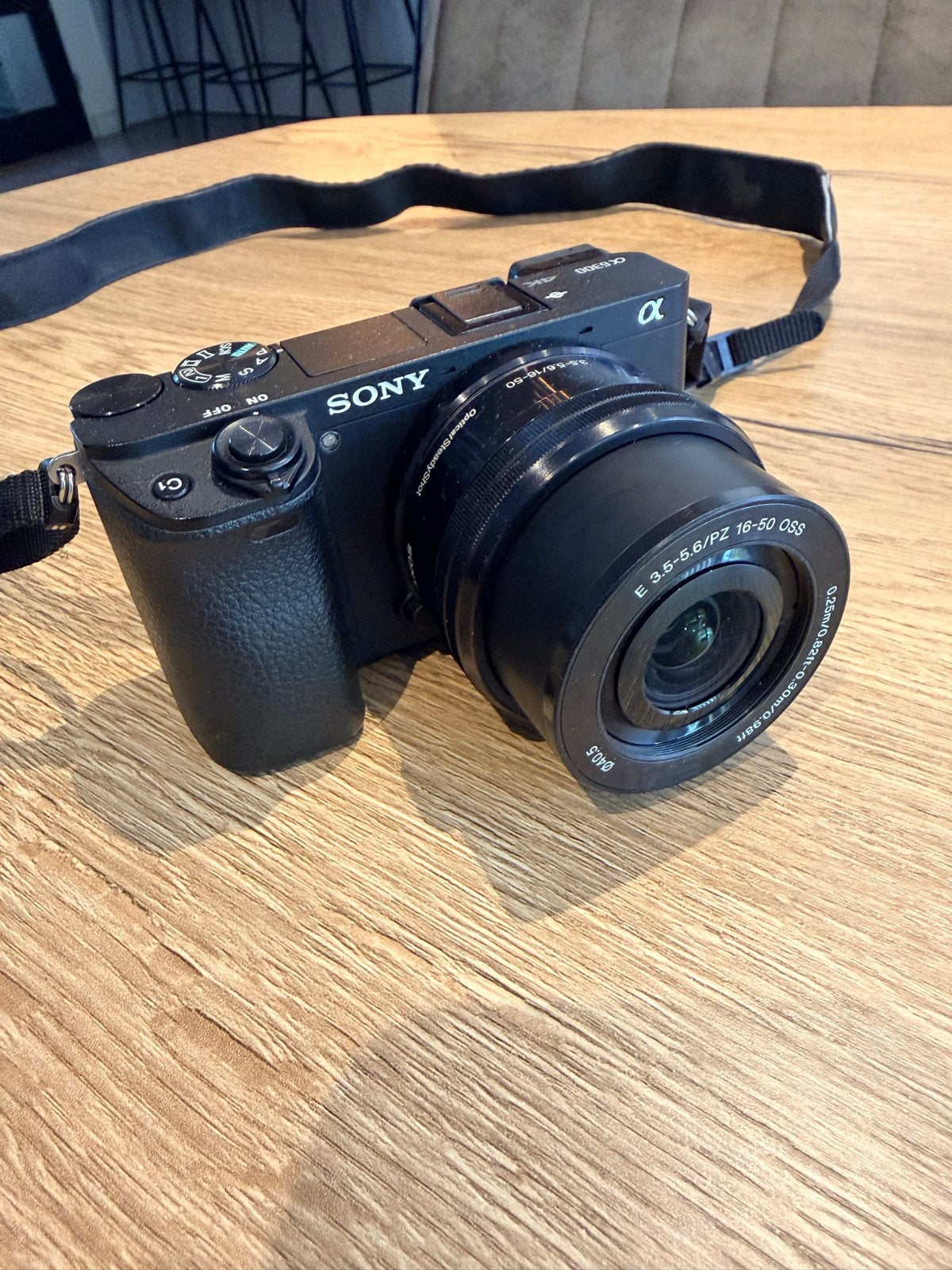 Sony Alpha A6300 Systeemcamera met 16-50mm lens, Ophalen, Gebruikt, WiFi, Accu