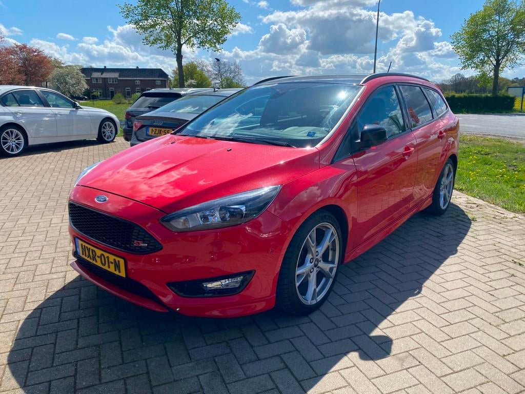 Ford Focus Wagon 1.0 EcoBoost 140PK ST-line, Gebruikt, Euro 6, Start-stop-systeem, Handgeschakeld