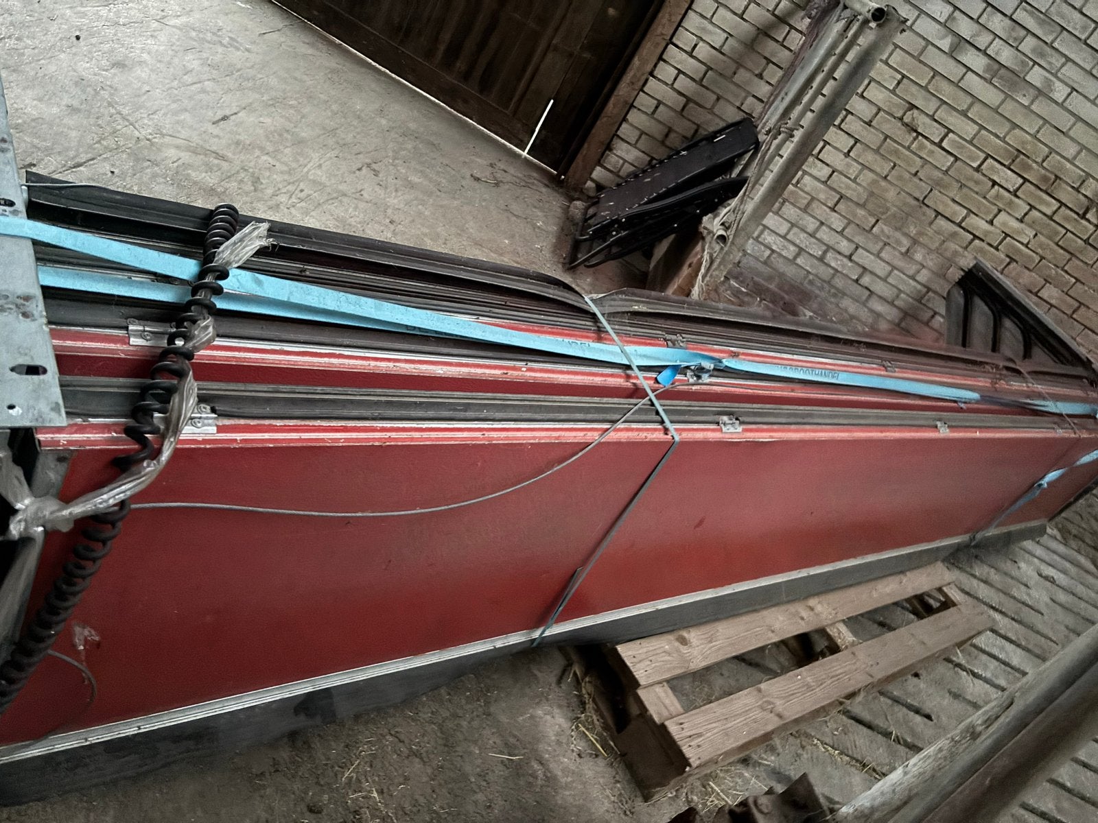 Overheaddeur - Rood/Wit, Doe-het-zelf en Verbouw, Deuren en Horren, Ophalen, Gebruikt, Garagedeur, Metaal