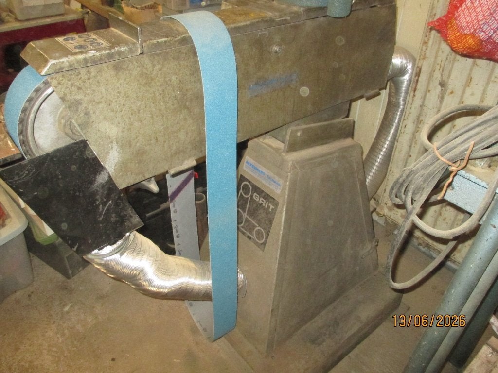 bandschuurmachine, Doe-het-zelf en Verbouw, Gereedschap | Schuurmachines, Ophalen, Zo goed als nieuw, 600 tot 1200 watt, Bandschuurmachine