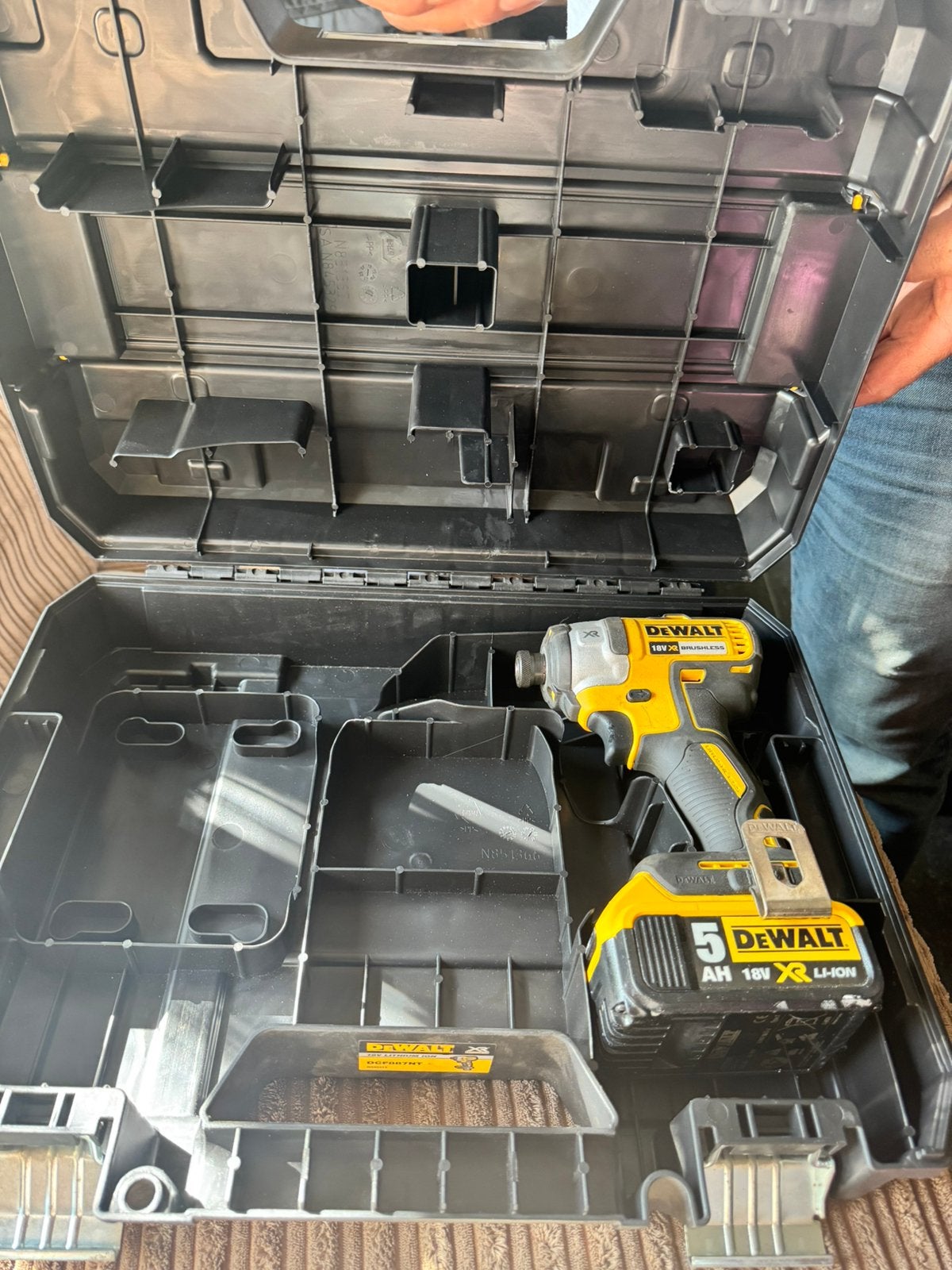 Nieuwe DeWalt 18V XR Brushless slagschroevendraaier (accu), Doe-het-zelf en Verbouw, Ophalen, Zo goed als nieuw, Boor- en Schroefmachine