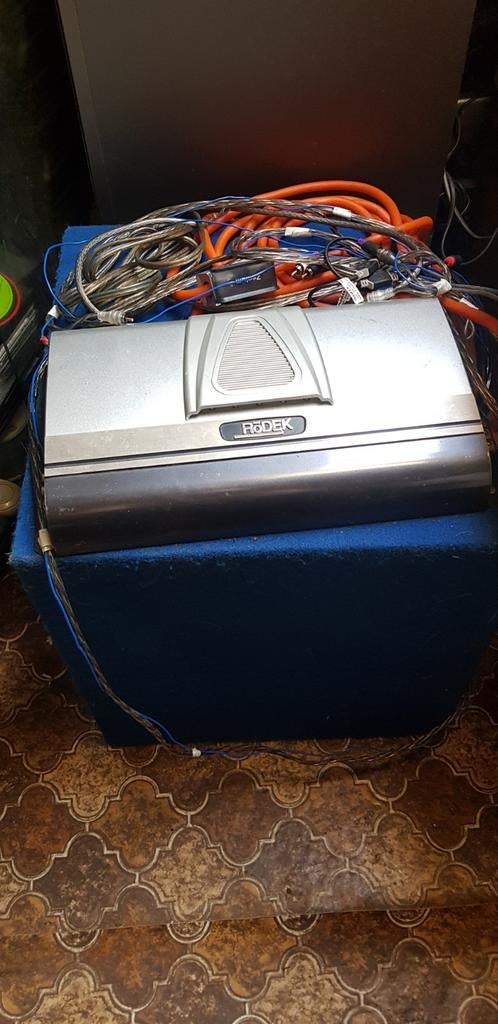 Subwoofer met versterker en alle bedrading, Ophalen of Verzenden