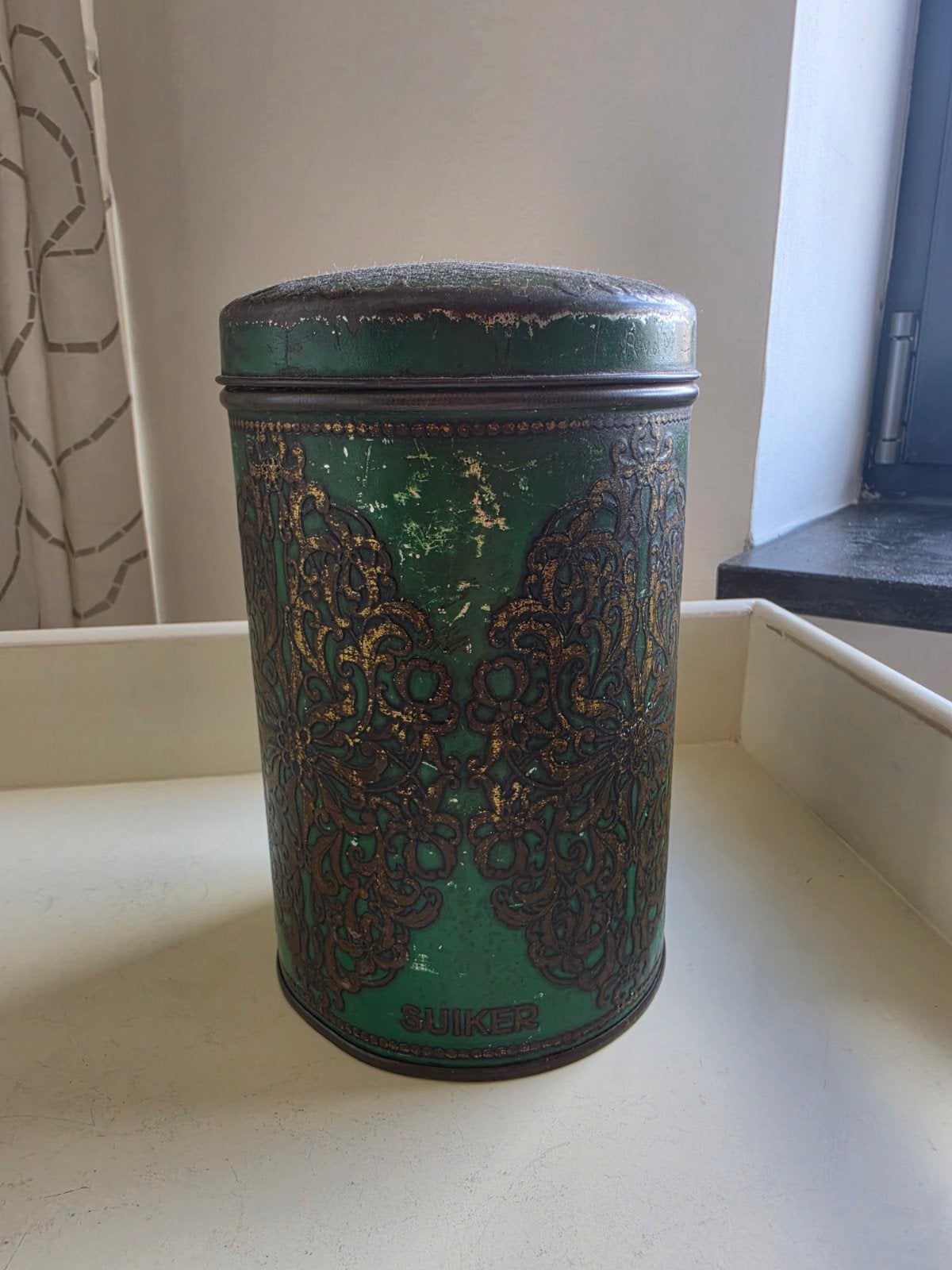 Antiek Groen Suikerblik met Gouden Ornamenten, Ophalen