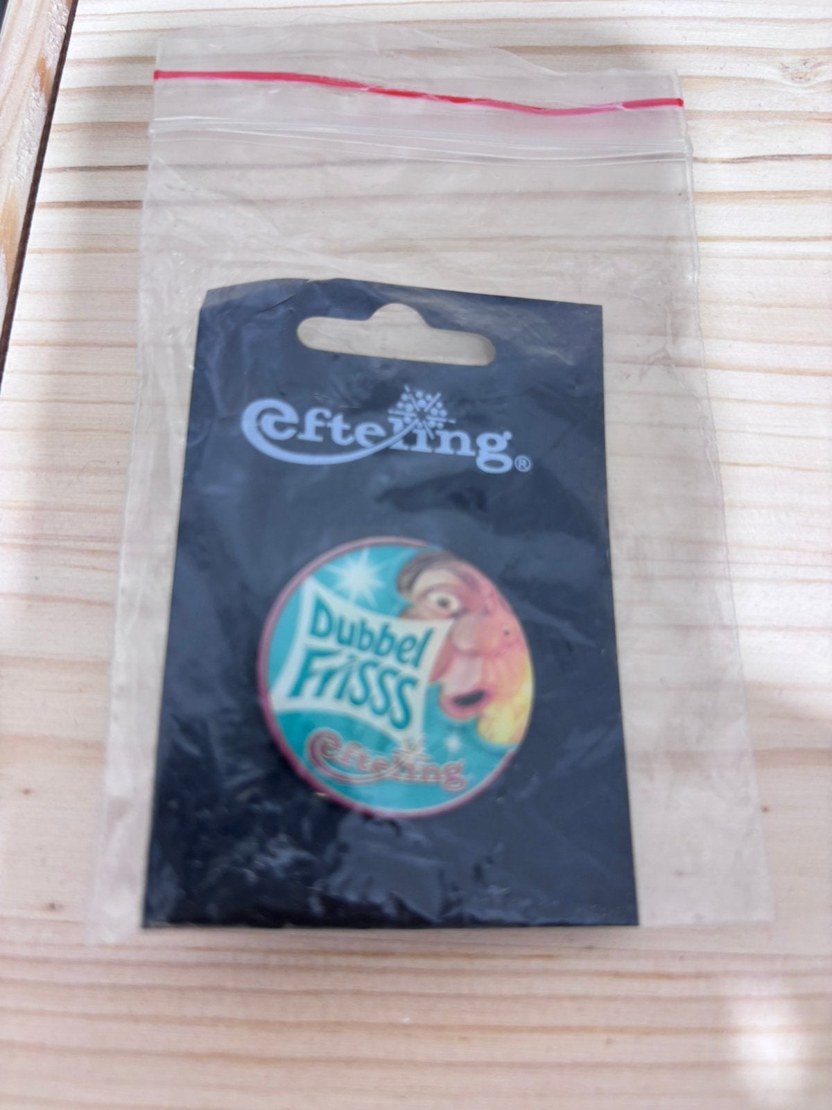 Verkoop/ruilen, Efteling Dubbel Fris Pin/Button/Speldje, Ophalen of Verzenden, Nieuw, Button of Speldje