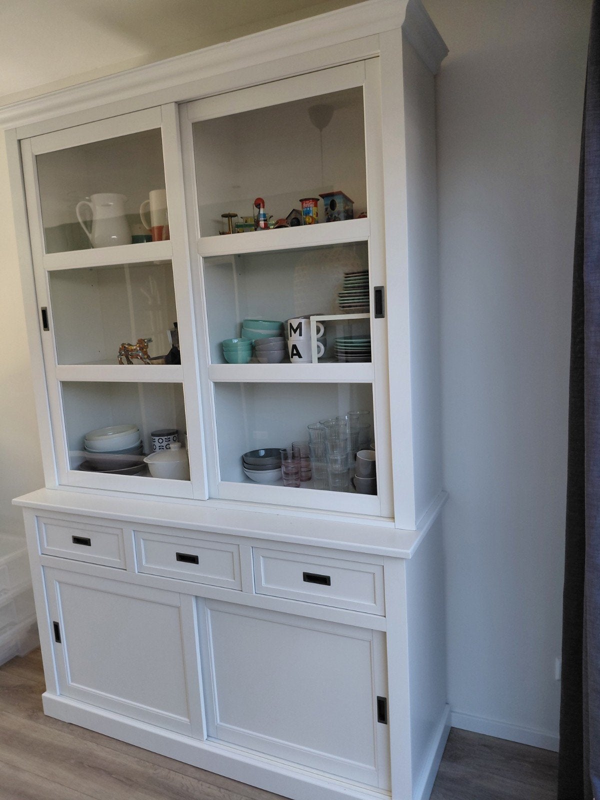 Witte buffetkast (ikea Larsfrid), Huis en Inrichting, Ophalen, Gebruikt, Met deur(en), 150 tot 200 cm