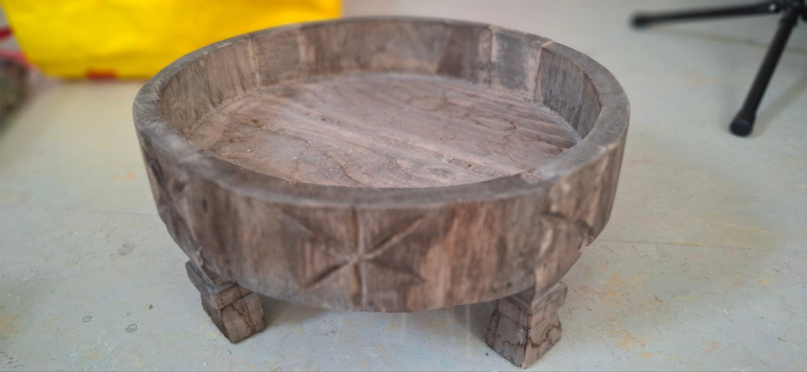 Chakki tafel  Ø37.5x16.5cm Grey-wash, Hout, Gebruikt, Ophalen of Verzenden, Landelijk
