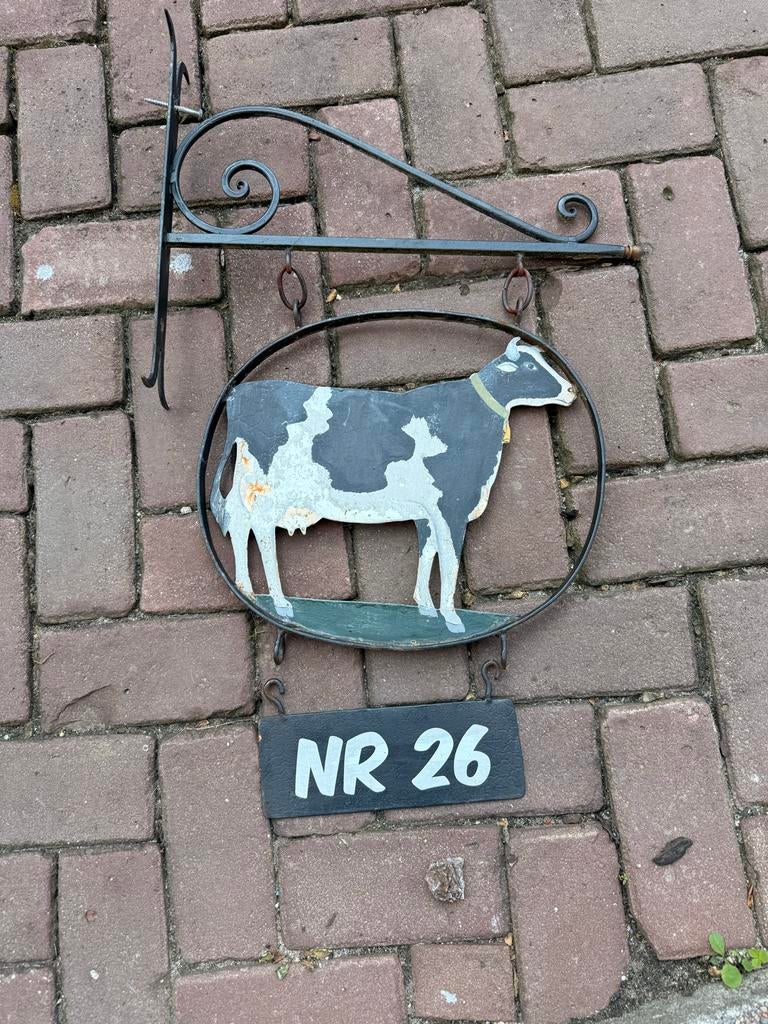 Uniek uithangbord met koe en huisnummer 26, Ophalen of Verzenden, Gebruikt