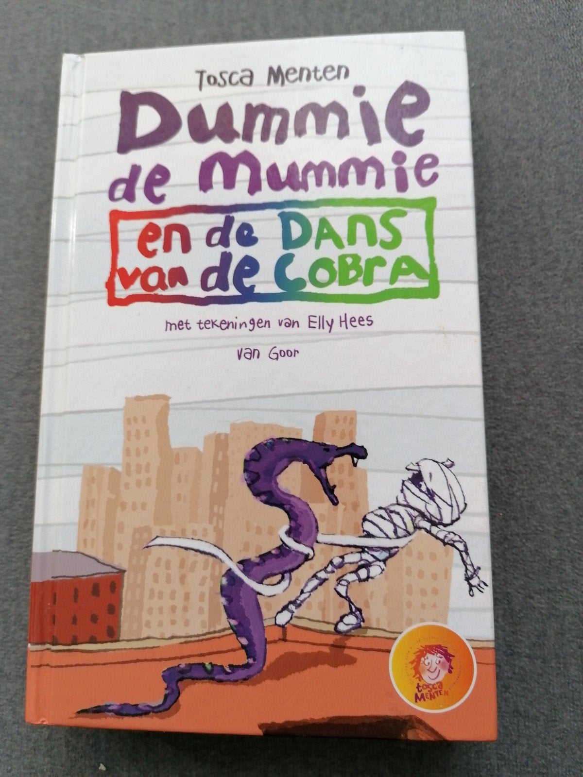 Dummie de Mummie en de Dans van de Cobra - Tosca Menten, Ophalen of Verzenden, Gelezen
