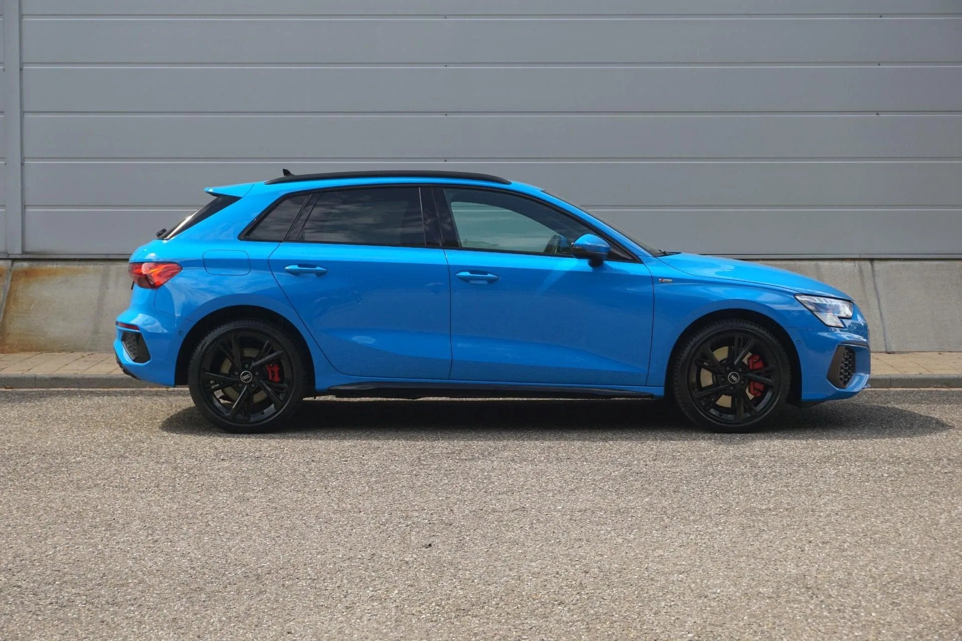 Audi A3 Sportback 45 TFSIe 245pk PHEV S Edition Competition, 77 km/l, Gebruikt, 4 cilinders, Blauw